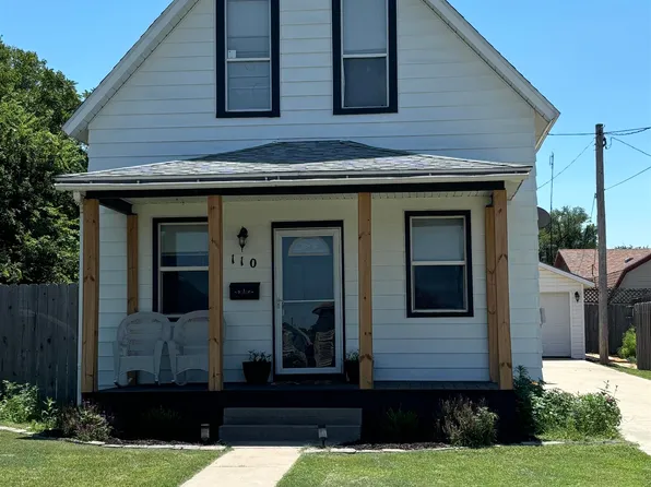 110 W 13th St, Ellis, KS 67637