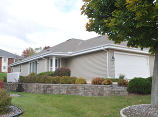 1833 Woodview Cir, Port Washington, WI 53074