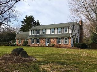 19 Kalleston Dr, Pittsford, NY 14534