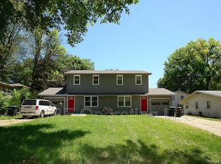 7709 N Ridge Dr, Omaha, NE 68112