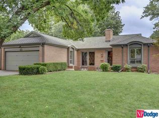 1813 Holling Dr, Omaha, NE 68144