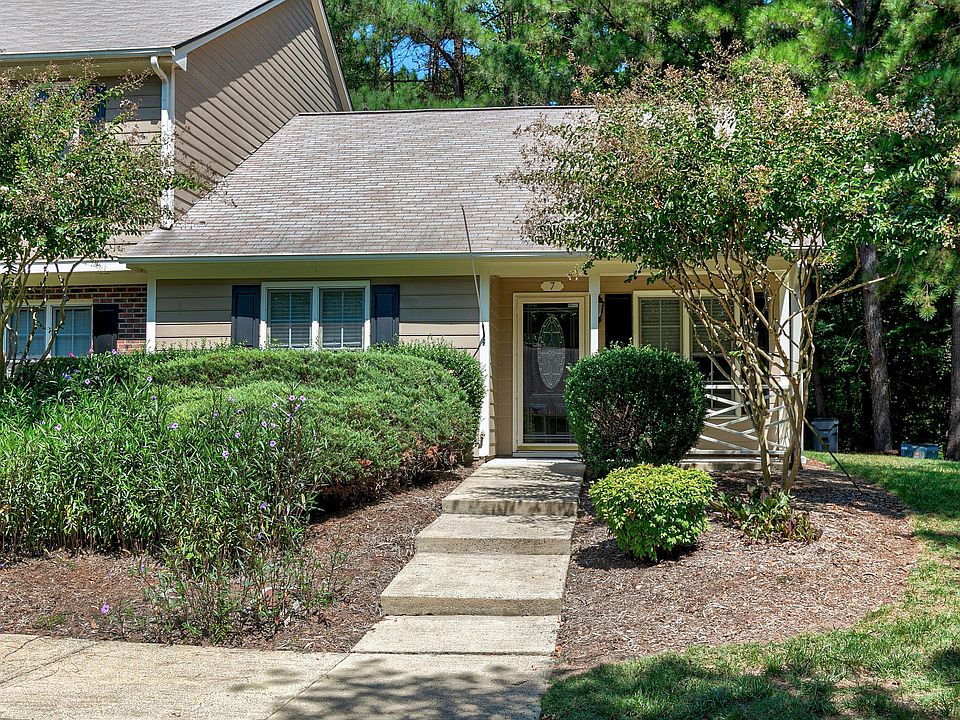 1st image of 7 Crystal Oaks Ct
