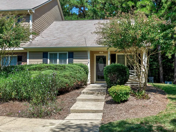 7 Crystal Oaks Ct, Durham, NC 27707