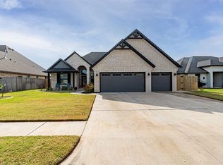 9300 NW 82nd St, Yukon, OK 73099