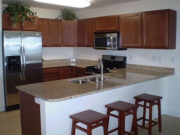2nd image of 540 W Lake St APT 5