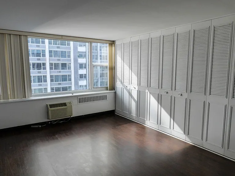 4250 N Marine Dr #1413 — Photo 11