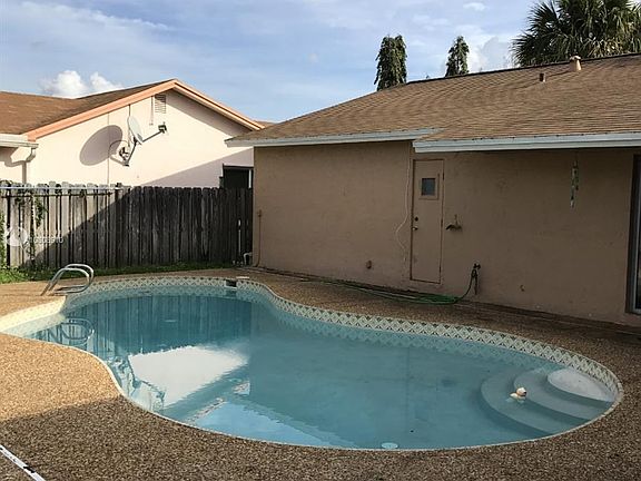 4th image of 11001 NW 20th Ct