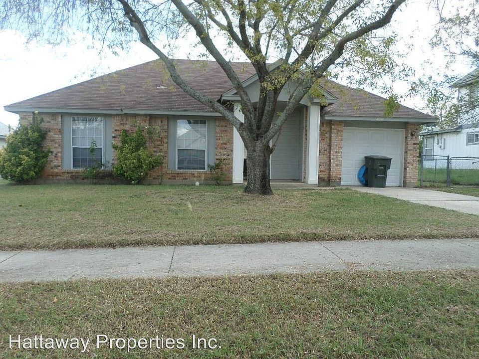 1st image of 2710 Larkspur Dr