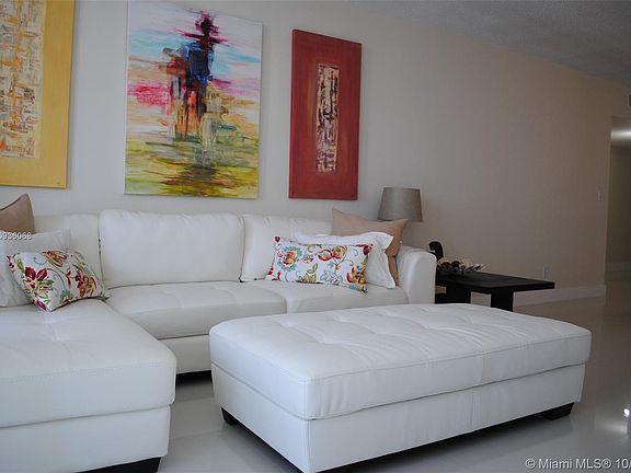 3rd image of 19380 Collins Ave APT 1027