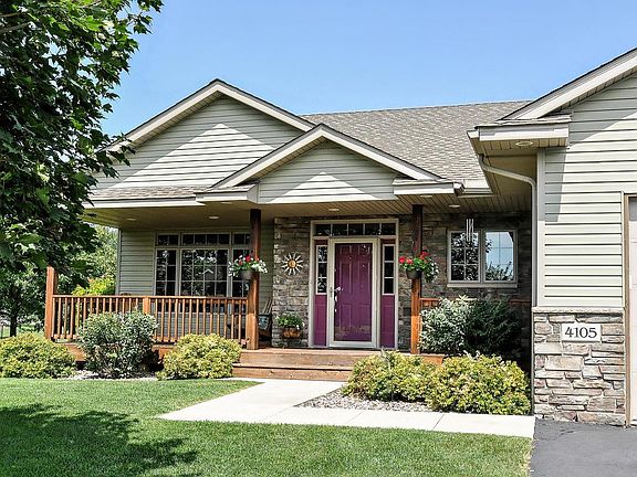 2nd image of 4105 Jasmine Ct NE