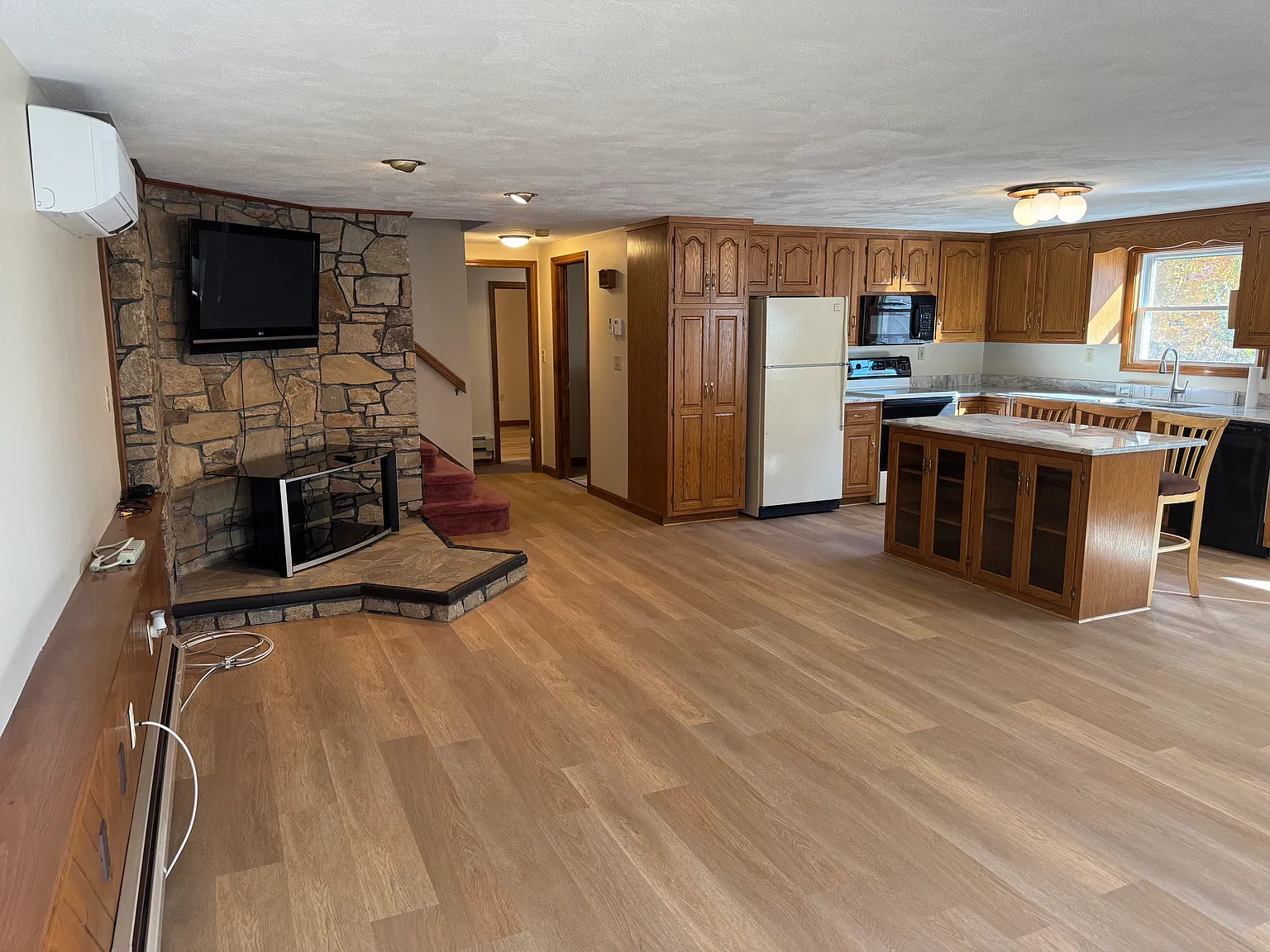 1 bed, $2,300 — Photo 3