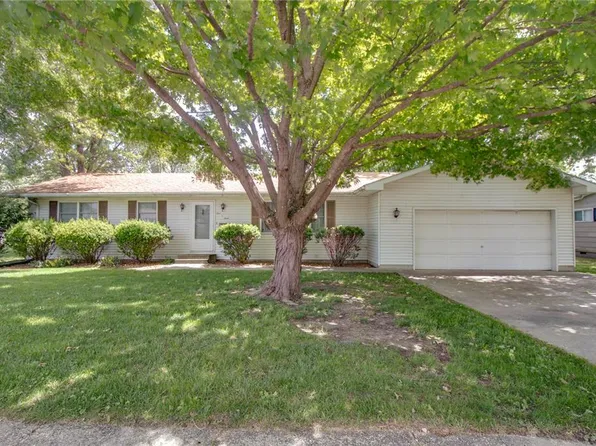 503 Harrington St, Carlinville, IL 62626