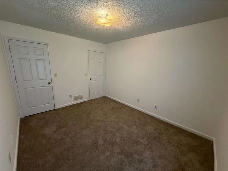 1613 Fort Perry Way — Photo 16