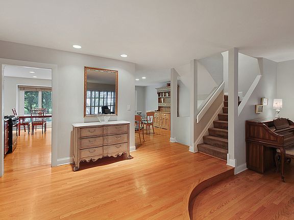 4th image of 2430 Cobblewood Dr