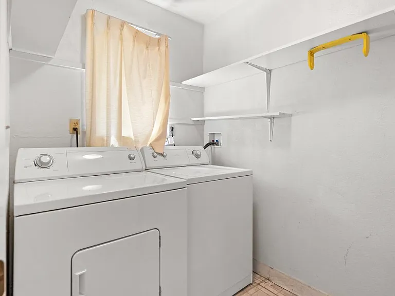 1083 Alta Mira Dr — Photo 15