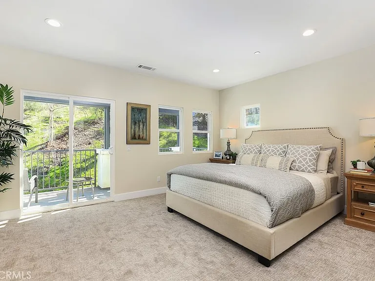 15 Turnberry Ln — Photo 41
