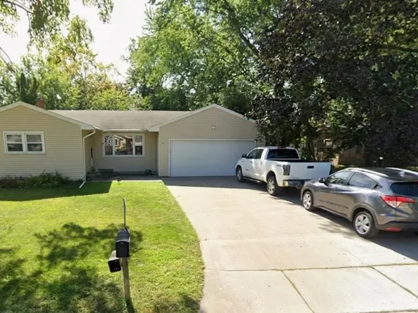 184 Plummer Ct, Neenah, WI 54956