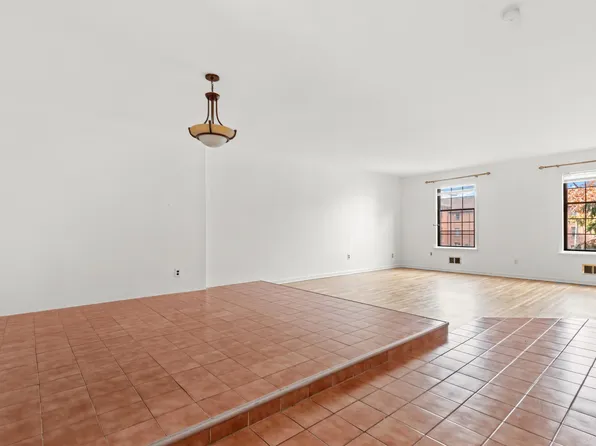 3651 Meadow Lane image 11 of 31