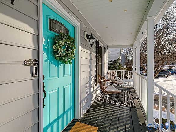 2nd image of 5207 Fairlake Ln