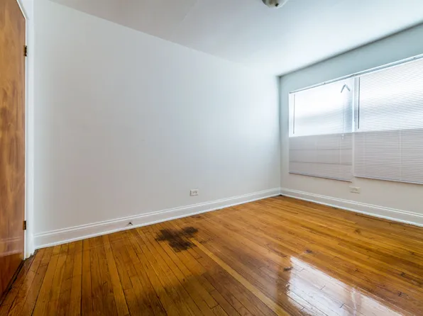 7706 S Saginaw