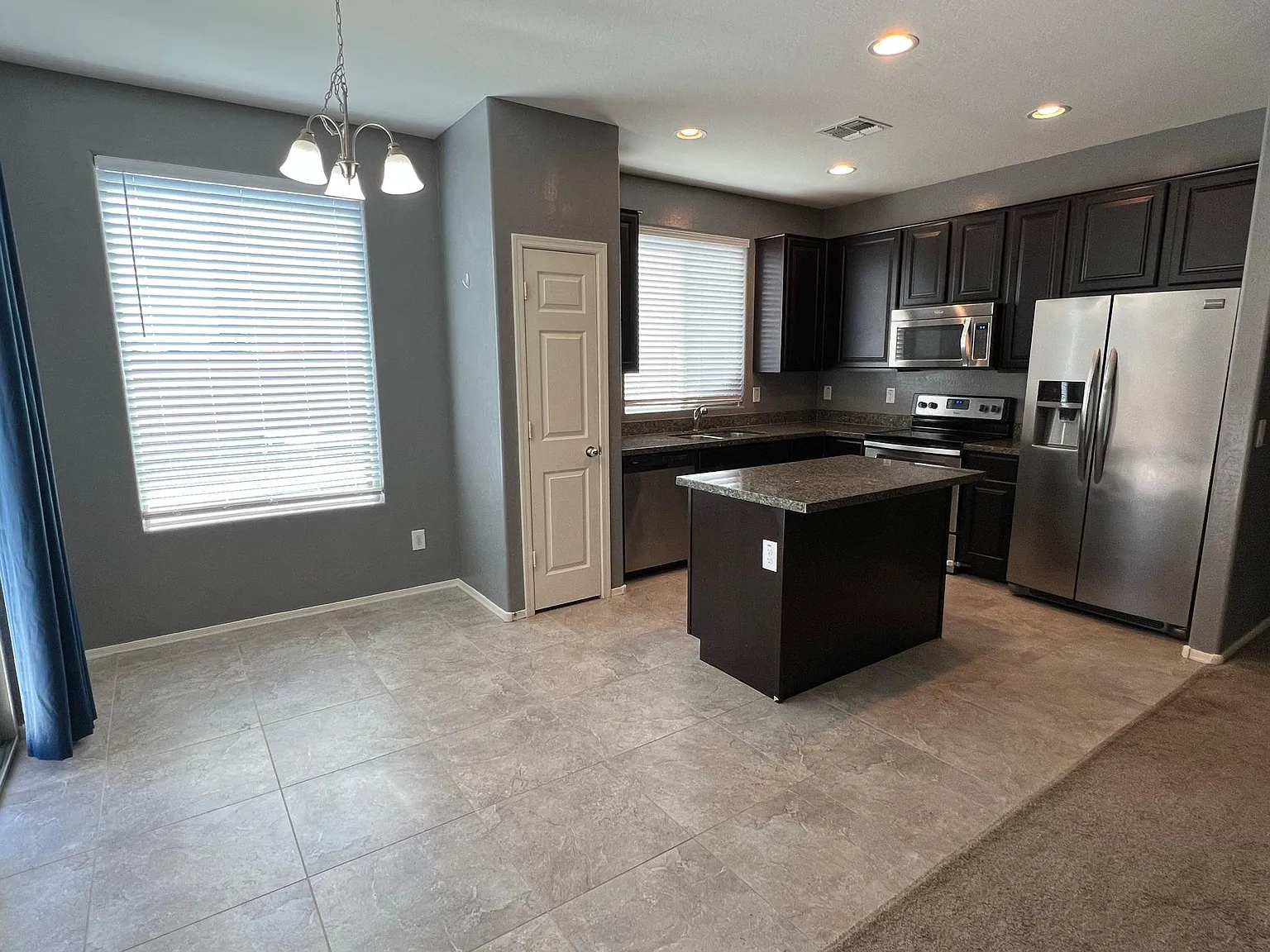 4728 W Winchcomb Dr — Photo 3