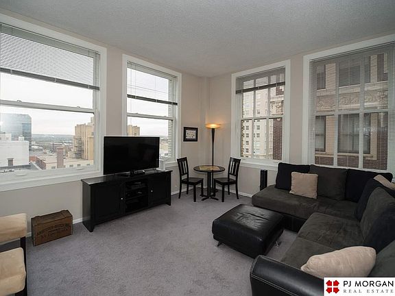 5th image of 300 S 16th St APT 804