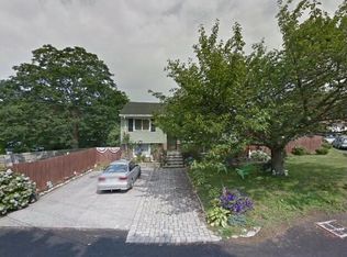 16 Continental Dr, Middletown, RI 02842