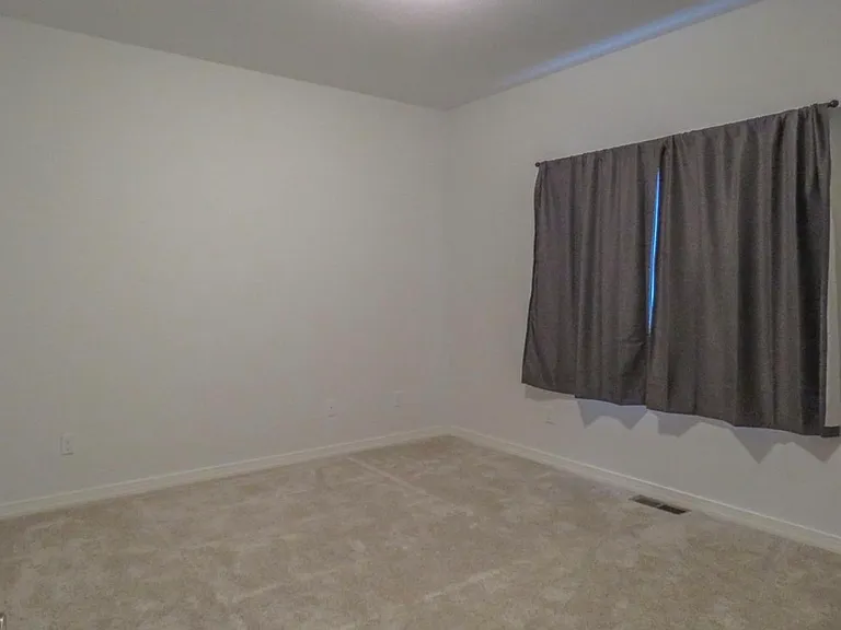 Meadowlawn Pl — Photo 11