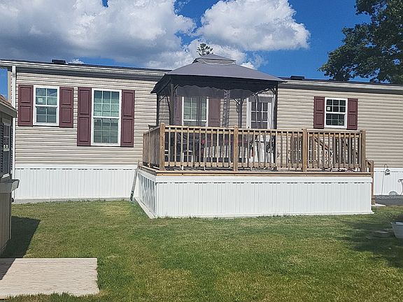 2nd image of 20 Fawn Dr