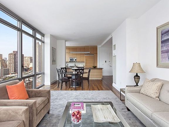 3rd image of 333 E 91st St APT 25C