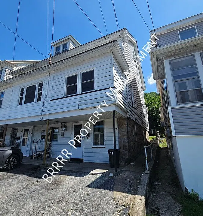 111 W Ridge St