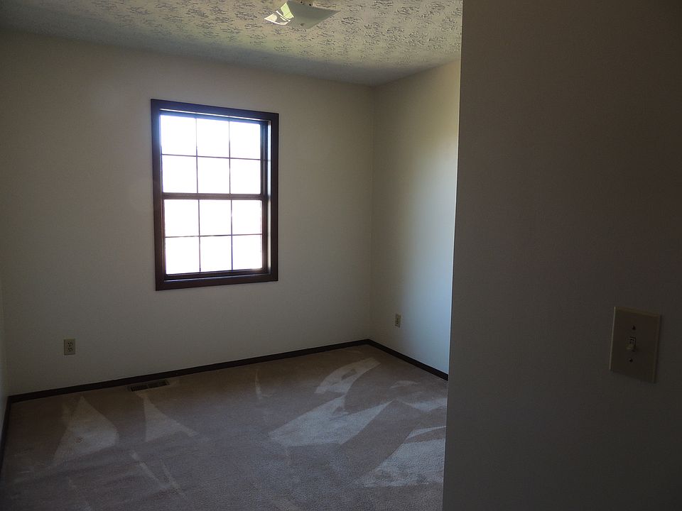 1st image of 110 McGrew Dr #110