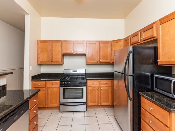 2739 N Hampden Ct #3N