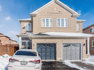 7333 Cork Tree Row, Mississauga, ON L5N8N9