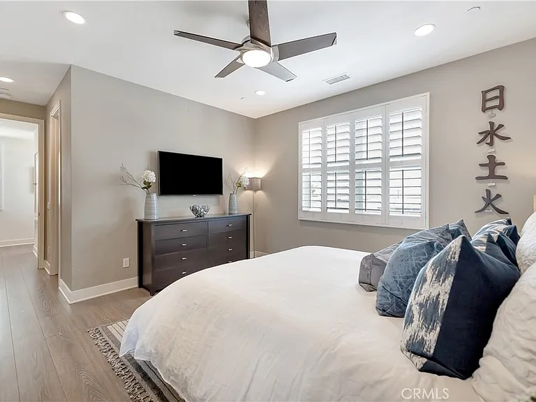 2105 Two Harbors Cir — Photo 35