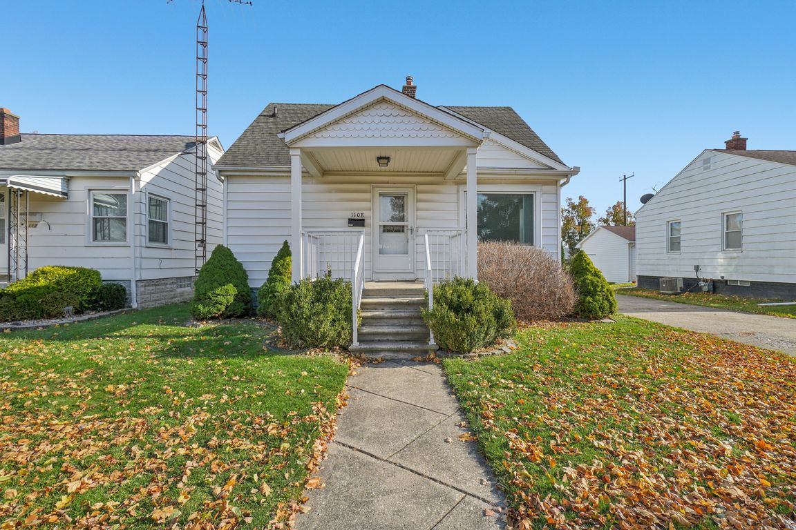 Bentley Dr-S1511-001.jpg