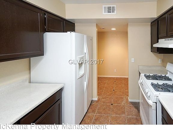 5th image of 2837 Floral Peak Dr