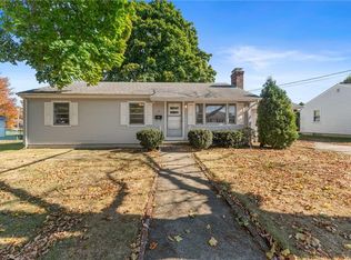 14 Newell Rd, Cranston, RI 02910