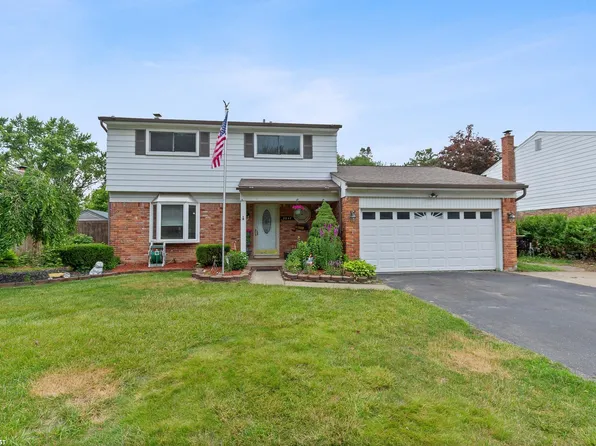 8847 Riverland Dr, Sterling Heights, MI 48314