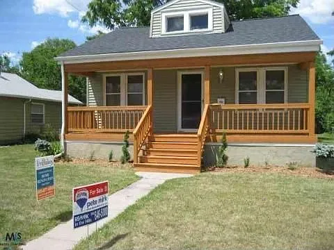 1558 Leroy St photo 1