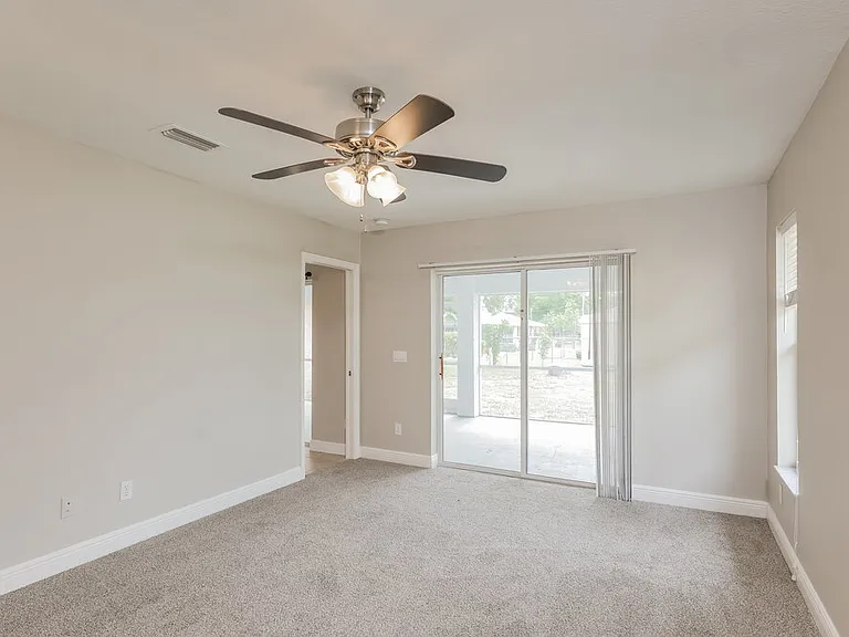 1110 SE 20th Ct — Photo 9