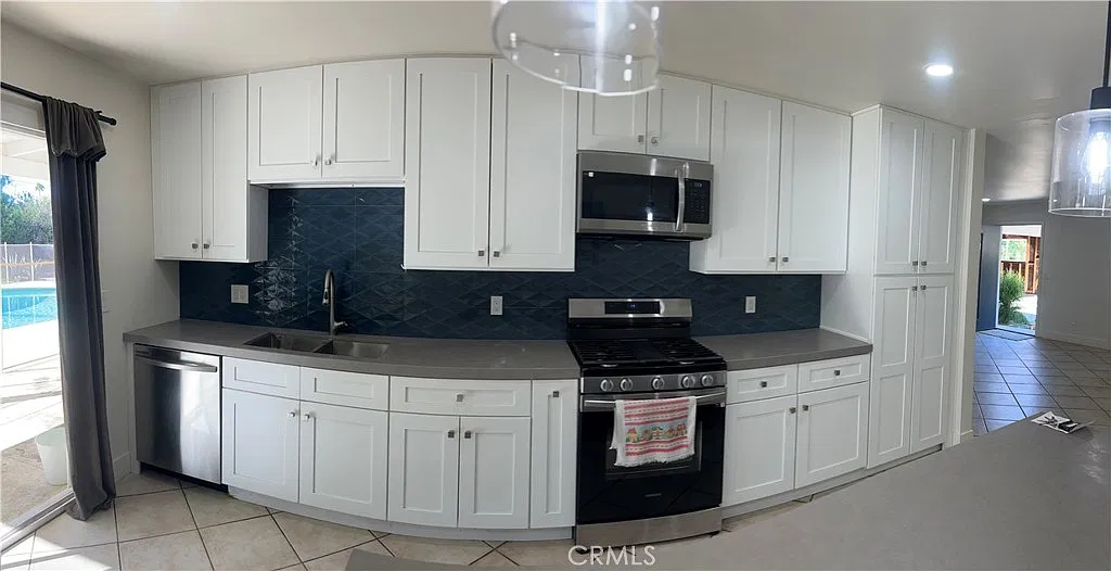 3 bed, 1496 sqft, $3,300 — Photo 2