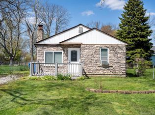 2768 Chrysler Ave, Waterford, MI