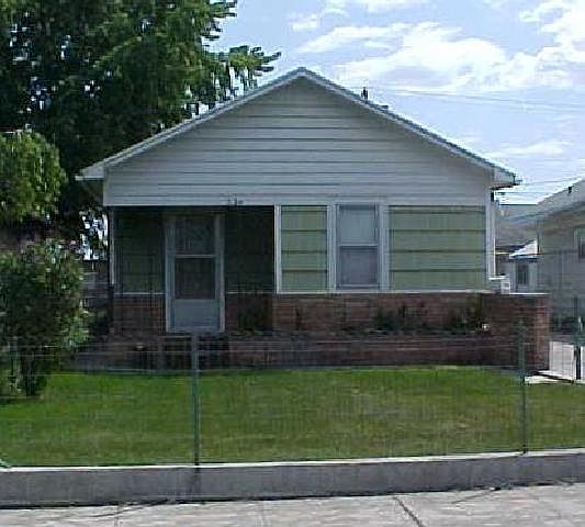1st image of 224 Naches Ave