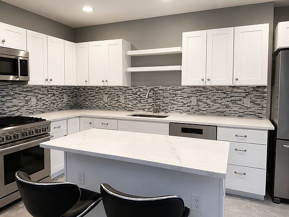 3rd image of 1716 Beacon St #3