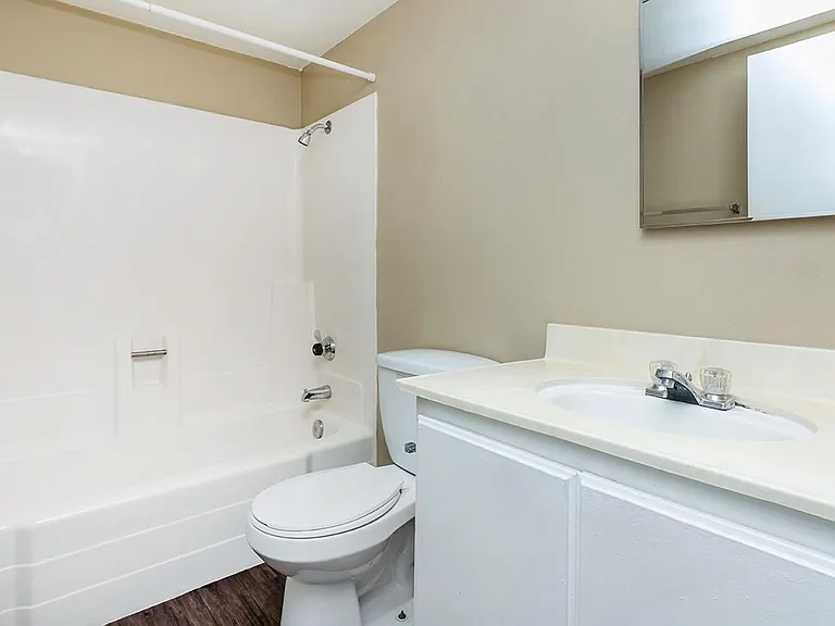 La Ventana Apartments — Photo 44