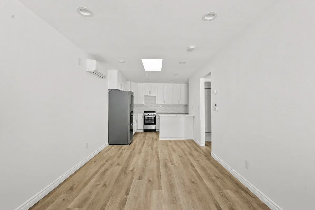 1 bed, 1.0 bath, 600 sqft, $2,350 — Photo 2