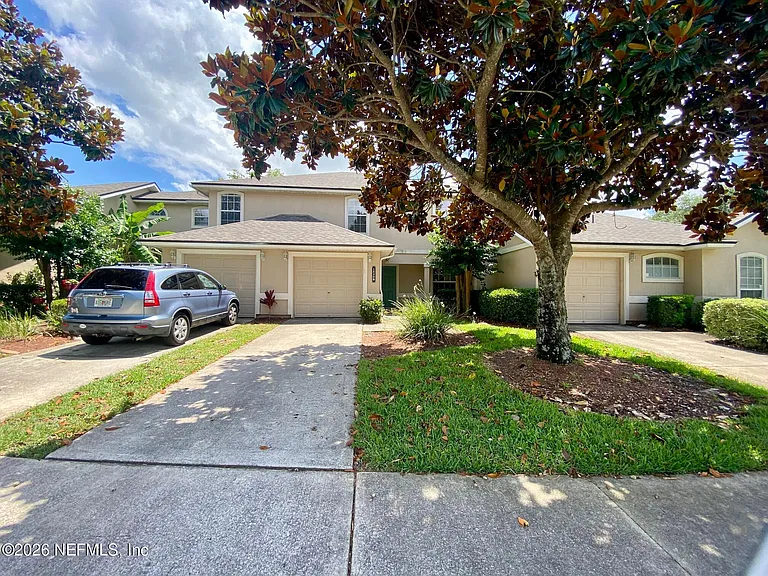 1530 Vineland Cir #B — Photo 2