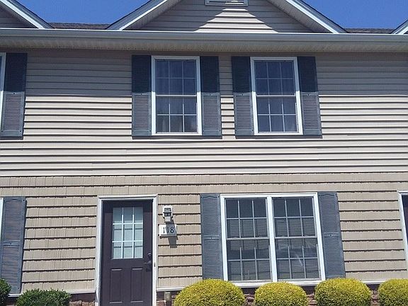 2nd image of 118 Old Tavern Cir