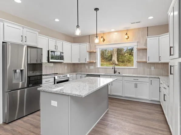 217 Lindburgh Dr, Waynesboro, VA 22980